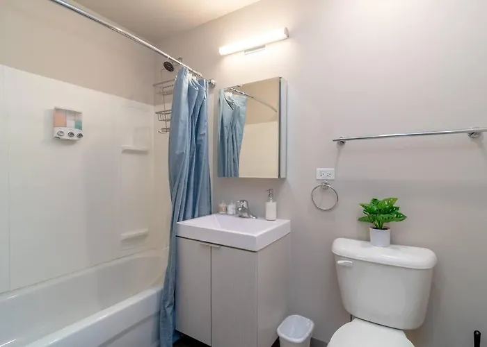 Modern 2br In South Loop Near Soldier Field, Grant Park, Downtown, & Lakefront Trail