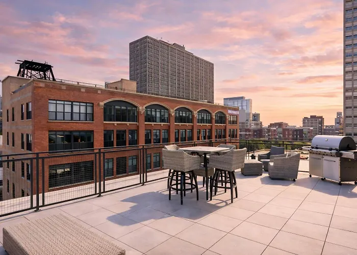 Modern 2br In South Loop Near Soldier Field, Grant Park, Downtown, & Lakefront Trail Apartment *